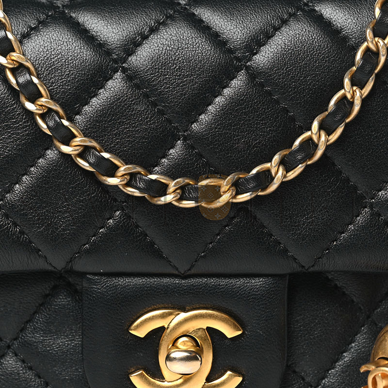 CHANEL LAMBSKIN QUILTED MINI PEARL CRUSH FLAP AS1786 B02916 94305 (17*12*7cm)